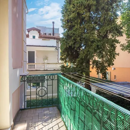 Hostdomus - Casa Hanbury شقة *